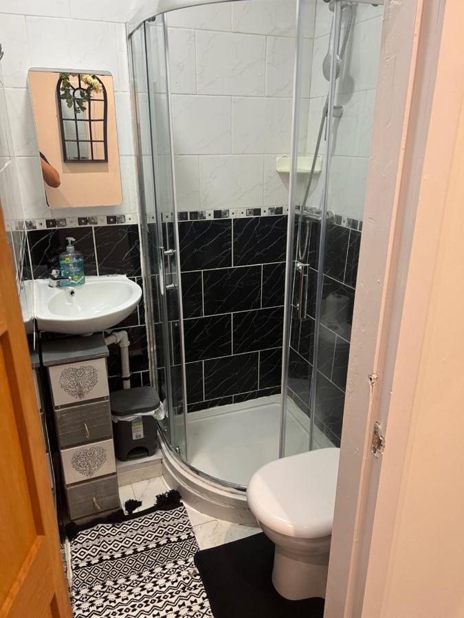 Zams Rooms Stoke-on-Trent Экстерьер фото