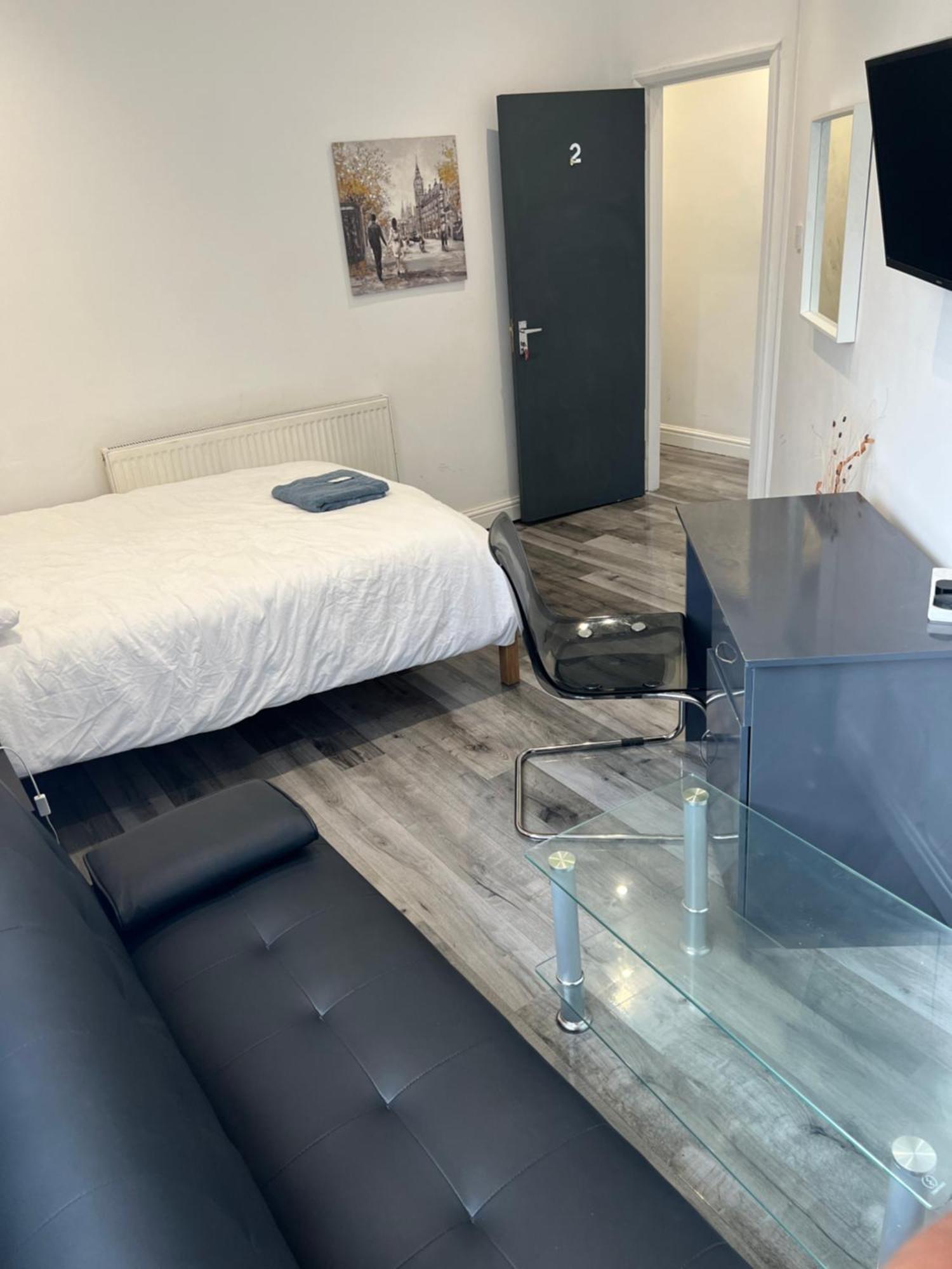 Zams Rooms Stoke-on-Trent Экстерьер фото